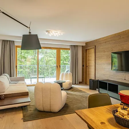Paradisa De Glace Elegant Brand New 3-bedroom Apartment *