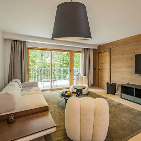 Paradisa De Glace Elegant Brand New 3-bedroom *